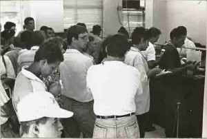 Campanha mais Bancários Menos Filas maio/94 projeto Portas de Segurança bancária Imagem fotos