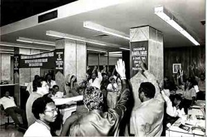 Fech. Banerj jan/ 95 banerjianos em assembléia, na agência Recife.