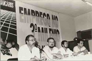 Prestação de Contas E/D: Jorge Perez, pres. SEEC/PE; Ricardo Berzoini pres. CNB-CUT; Miguel Correia – sec. geral CNB-CUT. 1997 Seminário dos Bancários maio/97 imagem fotos