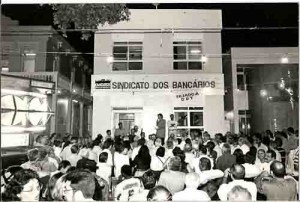 Acordo – Assembléia Bandepe na sede do sindicato dos bancários de PE – 24/07/98 – sexta-feira imagem fotos – Beto Oliveira