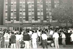 Greve do Bandepe (8 dias) 5 úteis junho /98 – – Assembléia em frente a Junta de Conciliação e Julgamento