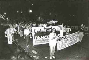 Greve do Bandepe 8 dias – 1998 Passeata de protesto imagem fotos