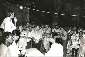 Assembléia do Bandepe, quinta, 19/03/98 400 pessoas: greve