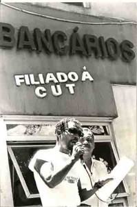 Assembléia do Bandepe greve 1998 Marcos Pereira Ex – Pres. SEEC Funcionario Banco imagem fotos