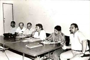 Assembléia do Bandepe 26.05.98 (sede do sindicato) D/E – Augusto Valfrido – Federação; João Carlos – ASBEPE; Marlos Guedes – Presidente do SEEC/PE; Paulo Sobral – Diretor do SEEC/PE e funci-Bandepe; José Onório Morais – vice-pres. da ASBAFE; Marcos Pereira – funci-Bandepe – comissão de funcionário.