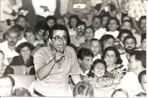 Assembléia do Bandepe – SEEC-PE 29/05 Sede do SEEC/PE greve decretada