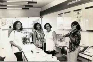 Dia das Mães maio/98 Maria José Felix e Suzineide, Sec. da Mulher; e Aglaia (violino) imagem fotos