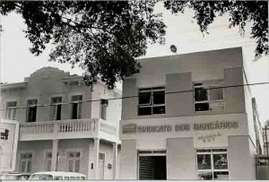 Fachada da sede do sindicato em recuperação maio /98