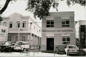 Fachada da sede do sindicato em recuperação maio /98