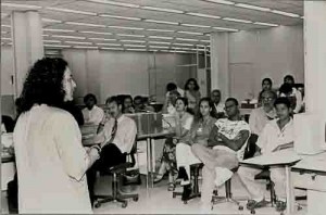 Ciclo de Debate CESEC Imbiribeira 29/05 Banco do Brasil palestrante jackeline Teixira Dieese - PE