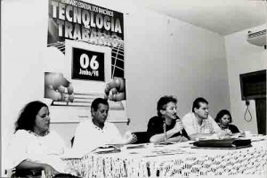 Prestação de Contas 1998 Seminário Ciência e Tecnologia Auditório Sindicato E/D: Tereza, Marcílio, Marlos, Leandro e Merê (Ermerenciana). 06/06/98  imagem fotos