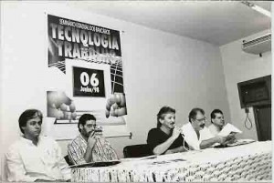 Prestação de Contas 1998 Seminário Ciência e Tecnologia Auditório Sindicato. E/D: Mozart Neves (reitor da UFPE), Sérgio Rosas (CNB/CNT), Marlos Guedes (presidente do SEEC/PE), Jorge perez (presidente da CUT-PE) e Roberto leandro (secretário geral do SEEC-PE) 06/06/98  imagem fotos