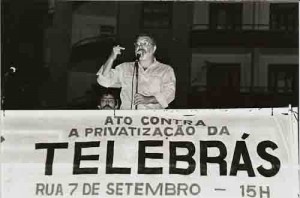 Ato Contra a Privatização da Telebrás( em frente as Lojas Americanas-Rua 7 de Setembro)
Jorge Pereza(Pres. CUT/PE) – 21/07/1998
