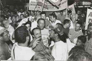 Caminhada contra o pacote e o Desemprego – Promoção da CUT – sexta-feira, 13/11/1998(Foto: Beto Oliveira)