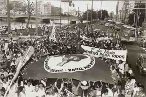 Ato em comemoração ao 1º de maio. Em frente a assembléia legislativa(Rua da Aurora)   - 30/04/1998