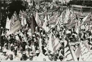 Marcha pela Reforma Agrária – Promoção MST – sexta-feira, 17/04/1998(Foto: Beto Oliveira)
